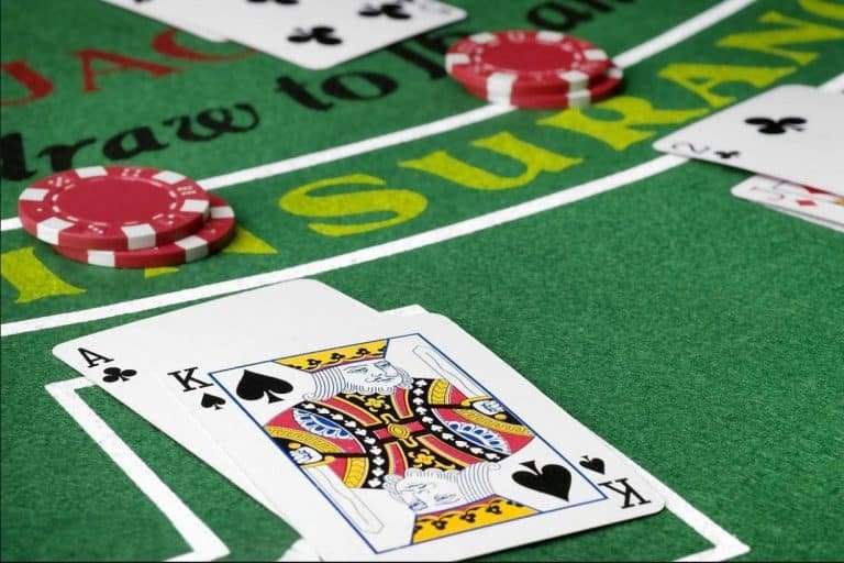 Live Baccarat ကတ်ဂိမ်း Dealer နှင့် တိုက်ရိုက်ကစား